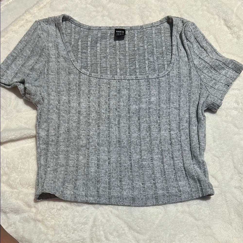 SHEIN Gray Ribbed Crop Tee